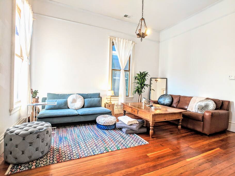 Our cozy living room, waiting for you to cuddle up and binge on Netlfix or listen to Spotify on our widescreen TV with Chromecast ;)