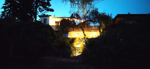 Top Airbnb: Cute bungalow with lake view in Werder (Havel)