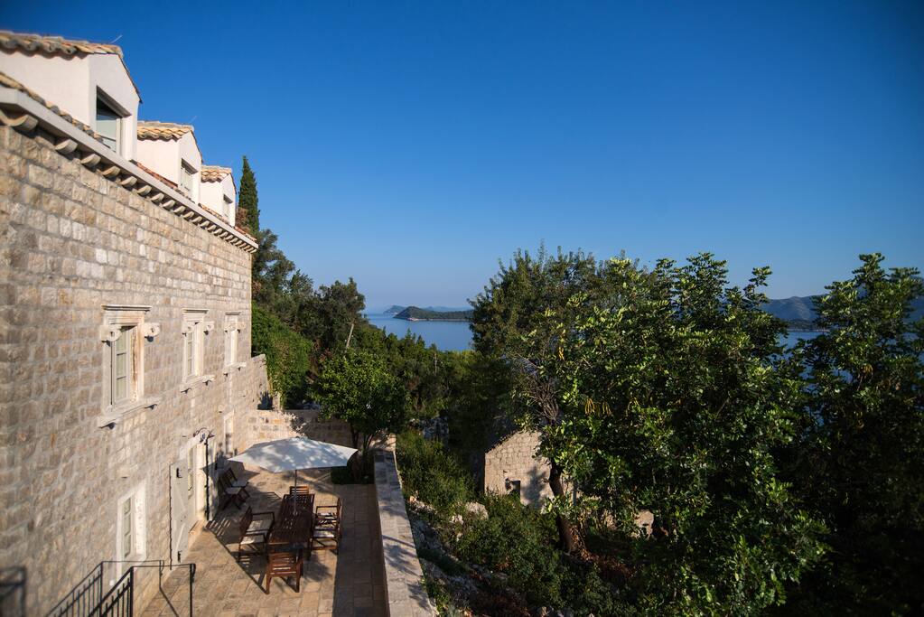 Front dining terrace by day.