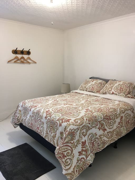 Second queen bed