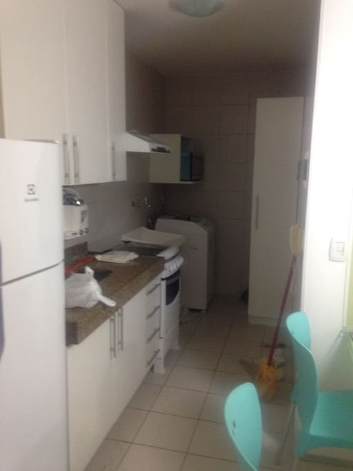 Cozinha e área de serviço equipadas