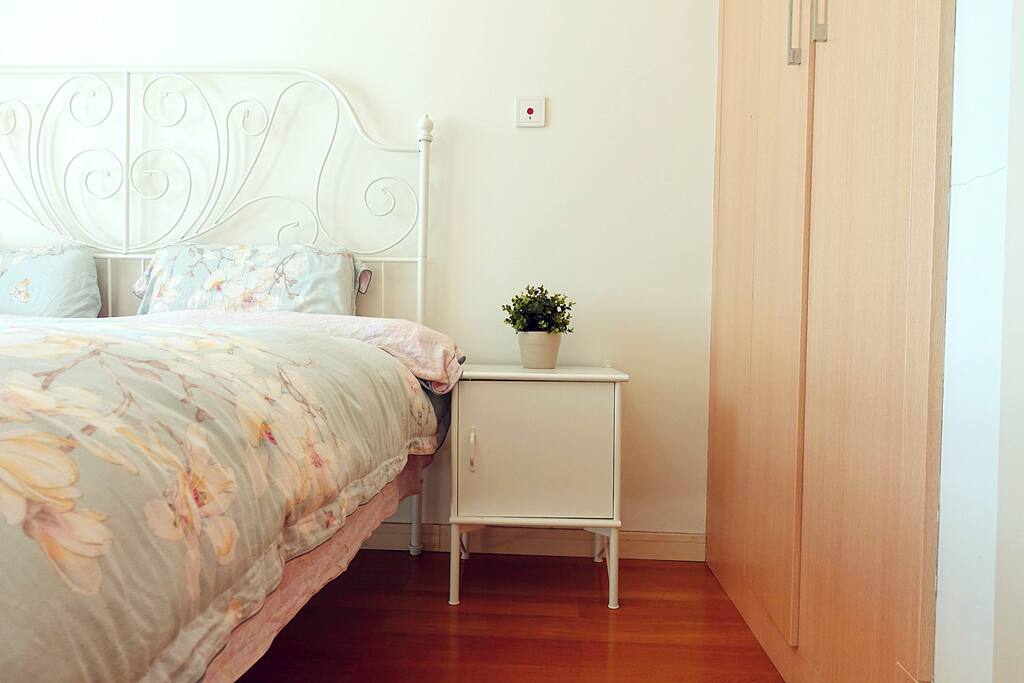 主卧/master bedroom