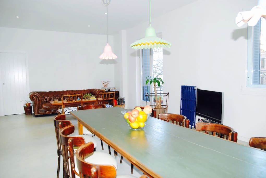 Diner & livin room - as a loft / Comedor y sala de estar integrados