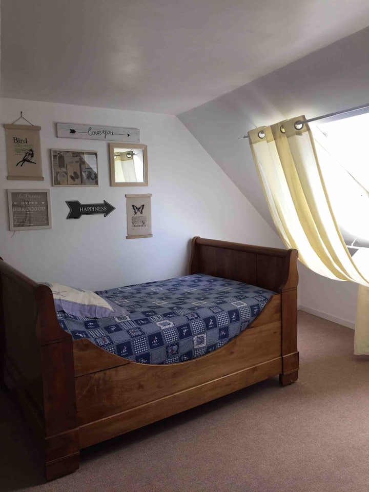 Detská izba so starožitnou posteľou 120x190 cm