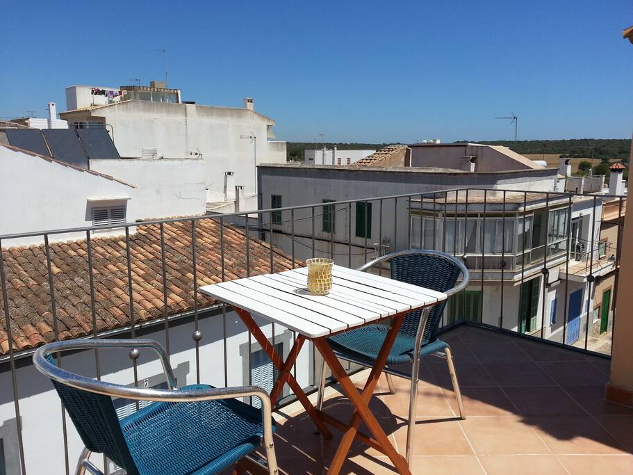 Terraza con vistas al mar y parte antigua (3a planta)