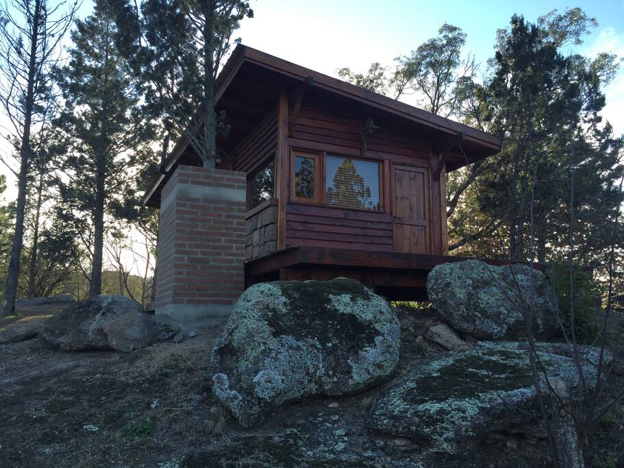 Cada cabaña se ubica amigablemente en la naturaleza