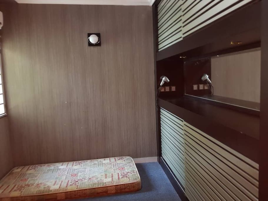 2nd Guest room