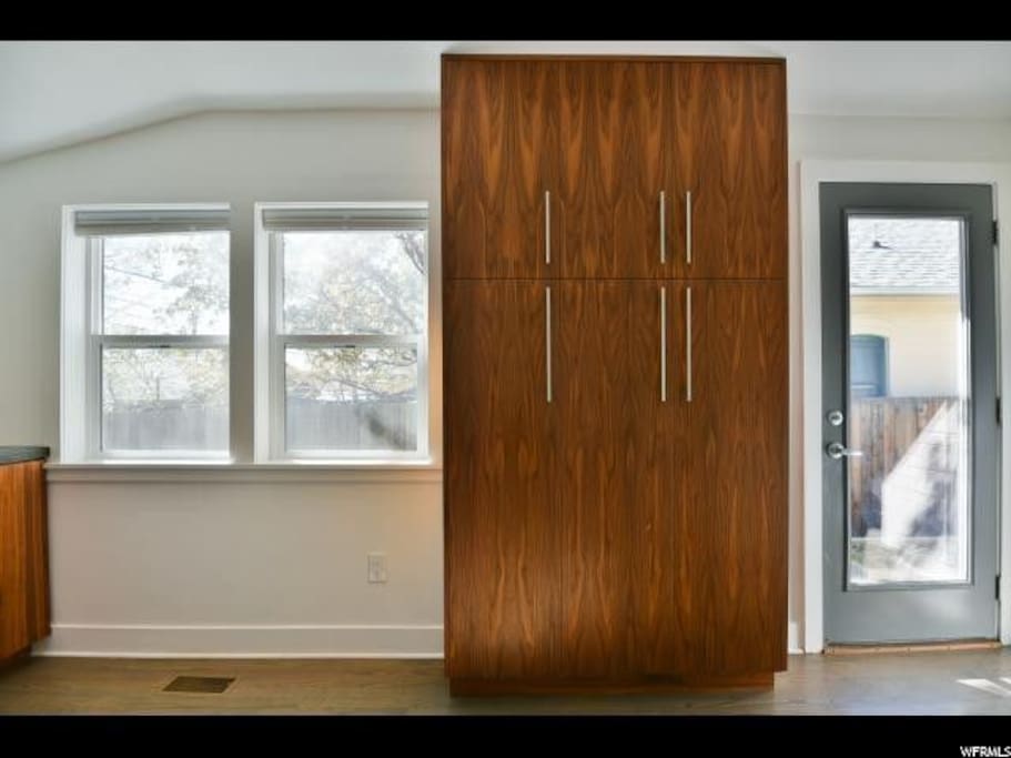 Side door / Mud Room