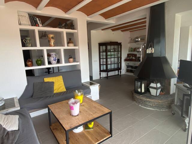 Casa-apto con amplias vistas al mar y jardín. gallery image 2