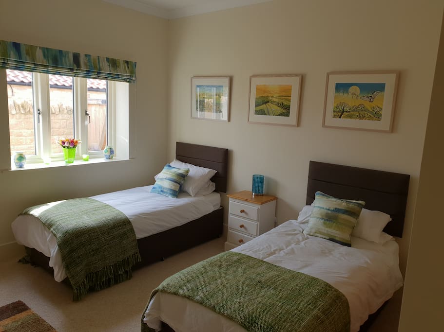 Twin Room with Shower Ensuite