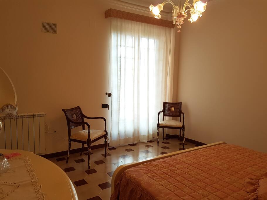 camera da letto matrimoniale vista mare con bagno privato