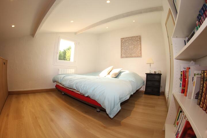 غرفة في الطابق العلوي - سرير 160