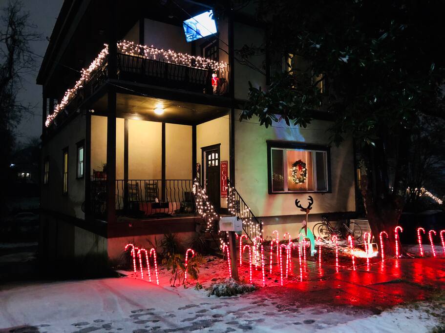 SNOWPOCALYPSE 2017
Feliz Navidad from Fort Fiesta
Note the reindeer as well as the outside porch TV for optimal enjoyment of good weather.. or snow.