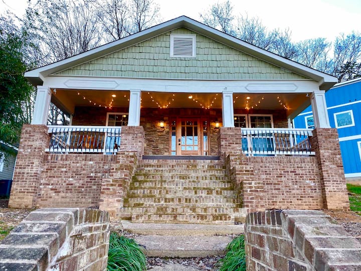 Charming Home walking distance to Coolidge Park Houses for Rent in