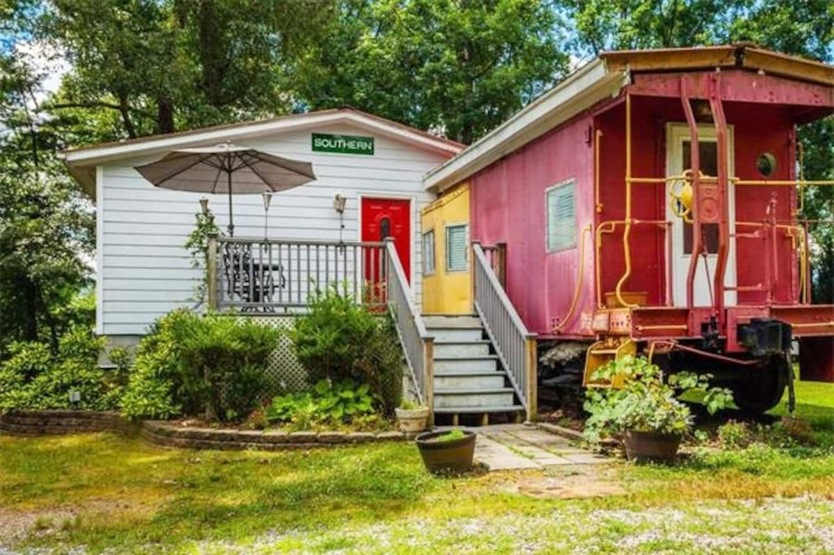 Unique caboose Airbnb in Asheville