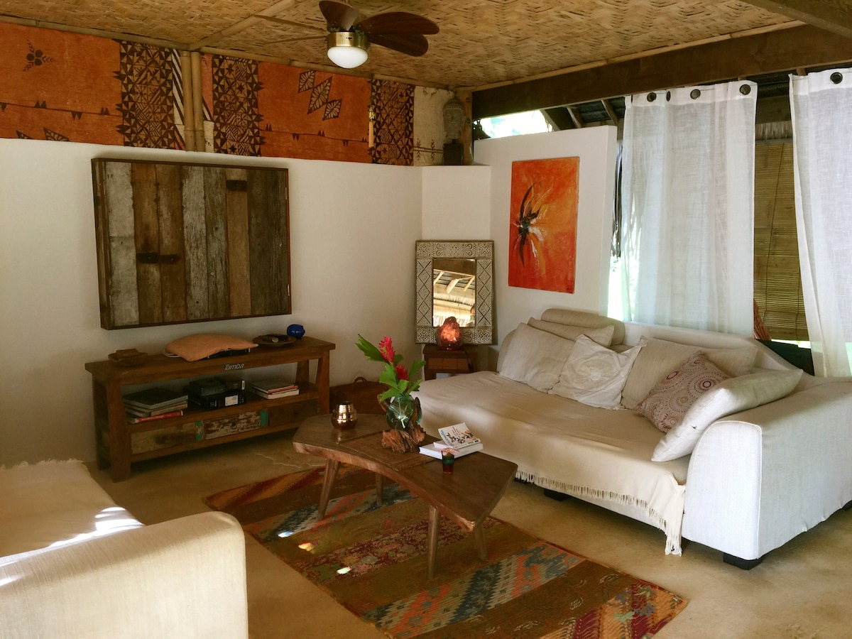 Salon d'Island Home