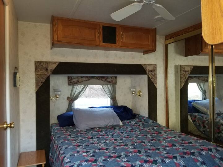 Private Master Bedroom. Queen size comfortable bed. 