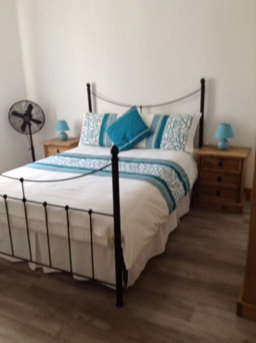 DOUBLE BEDROOM AT DES RES GITE.