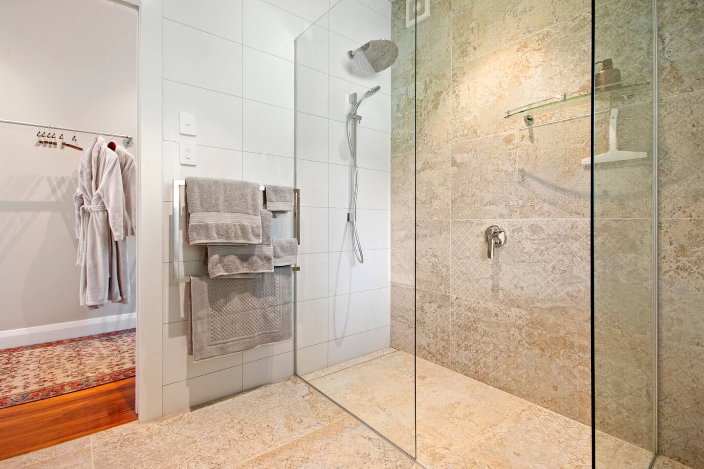 Karaka Seaview Cottage 3
