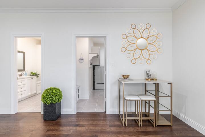 Pool Home 5 Minutes from Bishop Art. Centric Area! gallery image 3