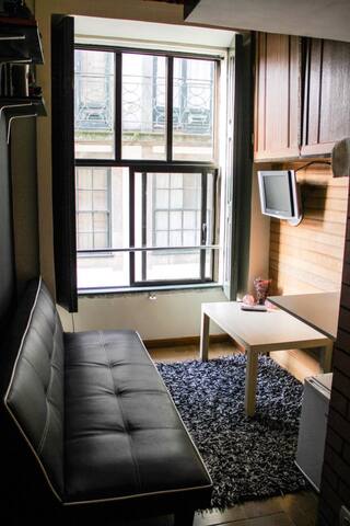 Cozy apartment in a vibrant neighbourhood!