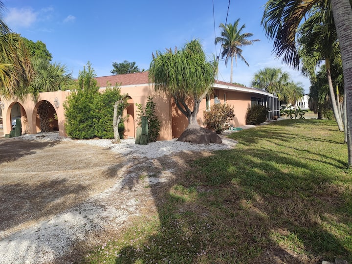 Pool Home On Canal - Fort Myers, FL