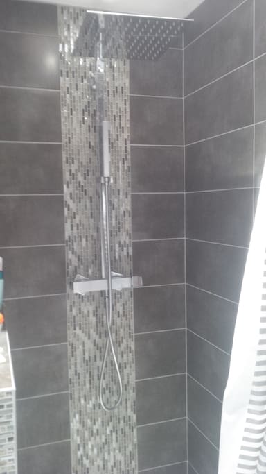 Salle de Bain refaite à neuf