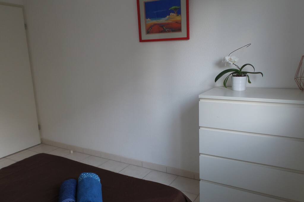 Commode dans chambre privée