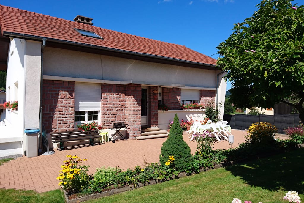 Spacieuse maison et sa grande terrasse