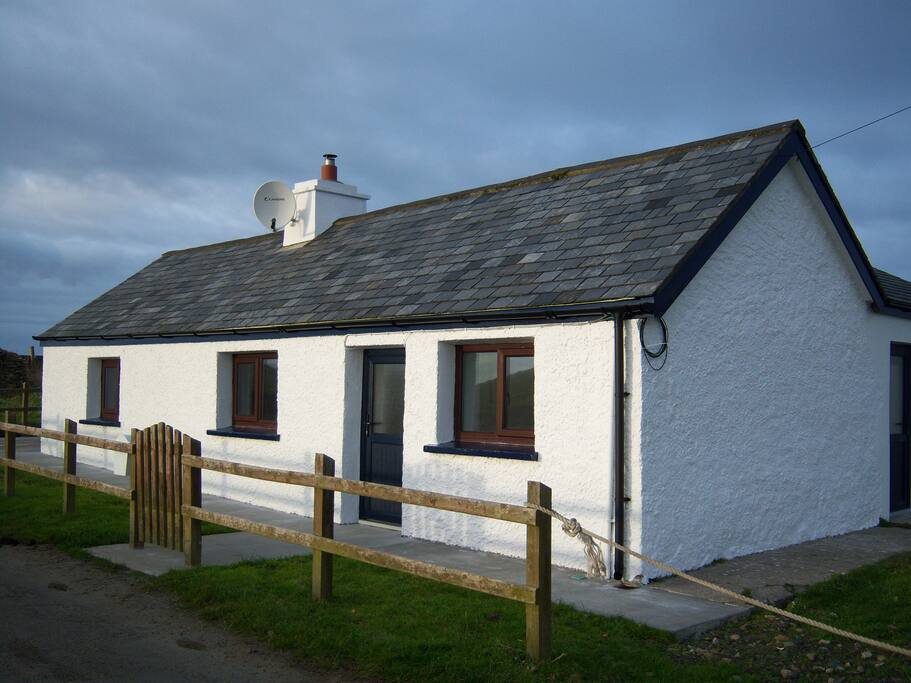 Front of the cottage.