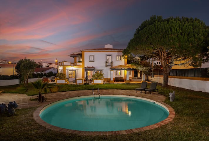 Writer’s Cottage – Luxury Home Inspiration