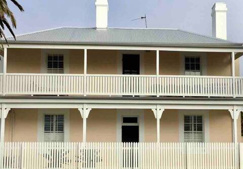 Luxurious heritage in Victor Harbor