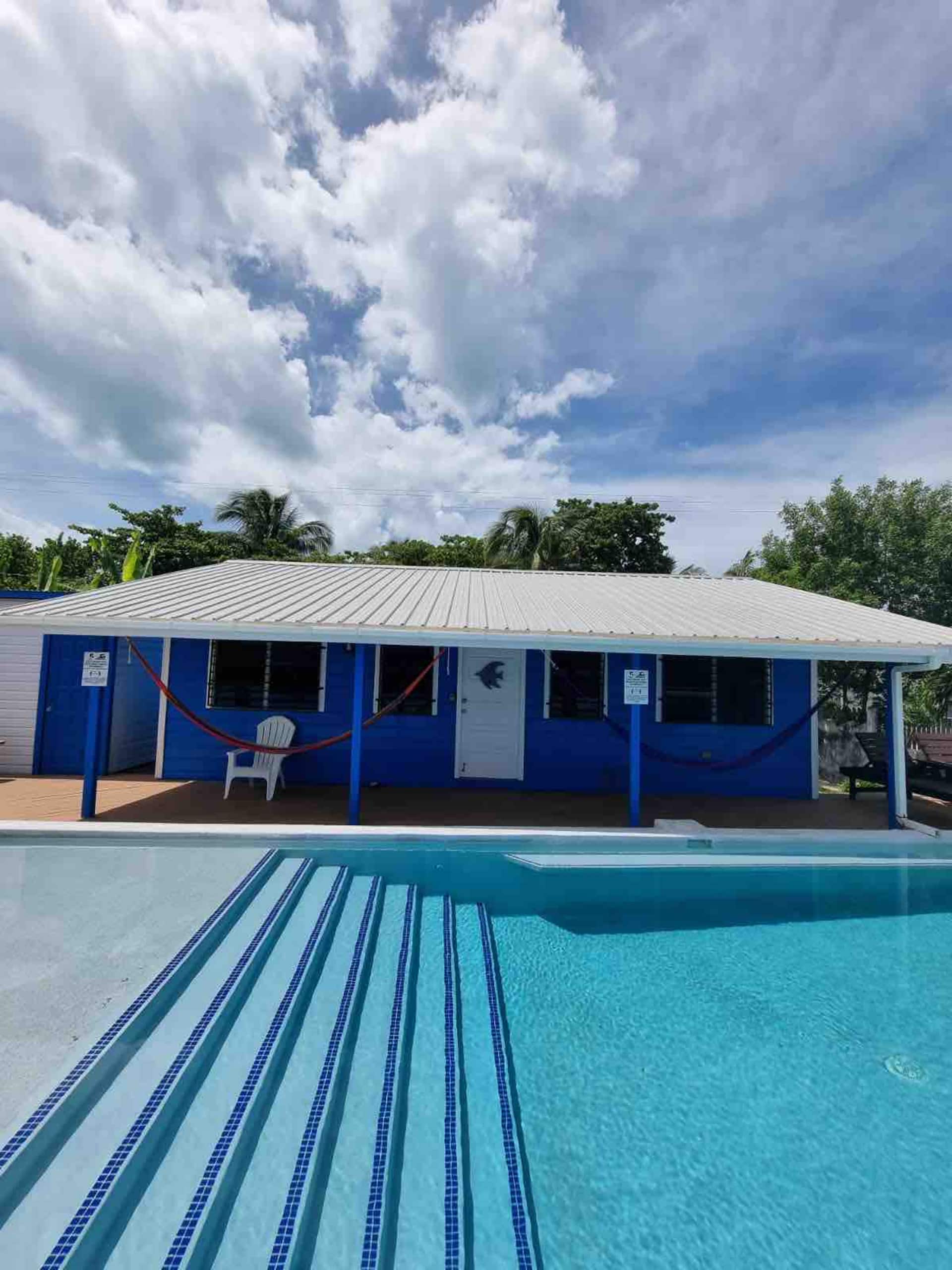 Comfy Cabana Tropical Caye Caulker