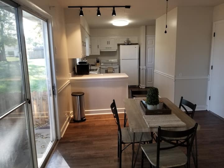 Entire Home! Clean Charming Tastefully Decorated! Houses for Rent in