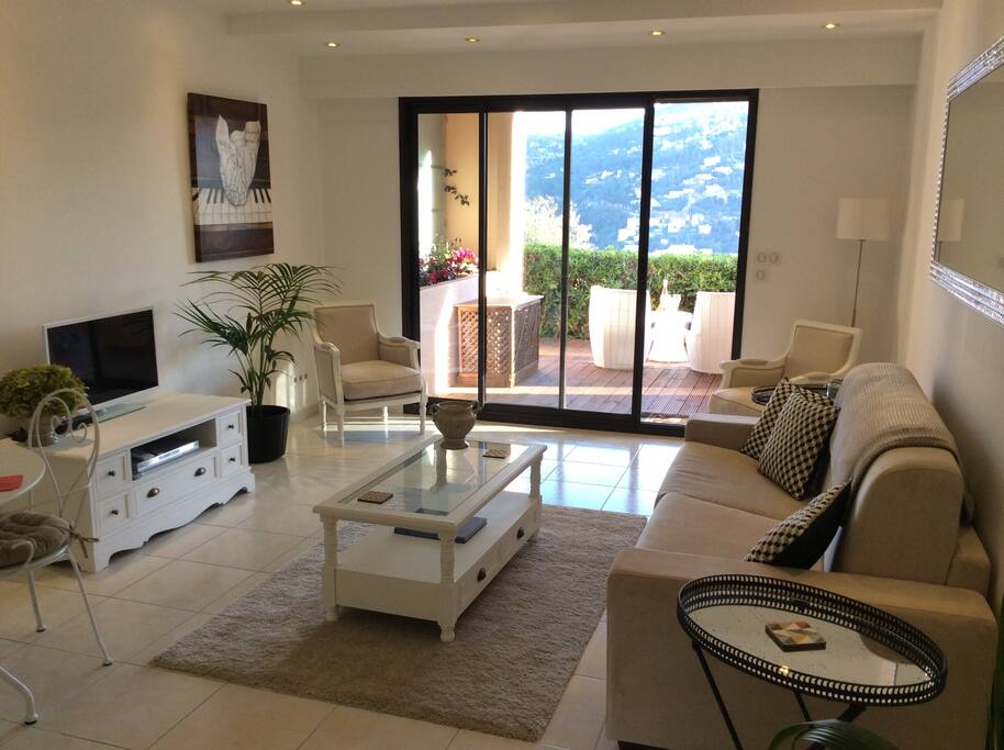Spacious lounge,TV,Proper Sofa Bed.