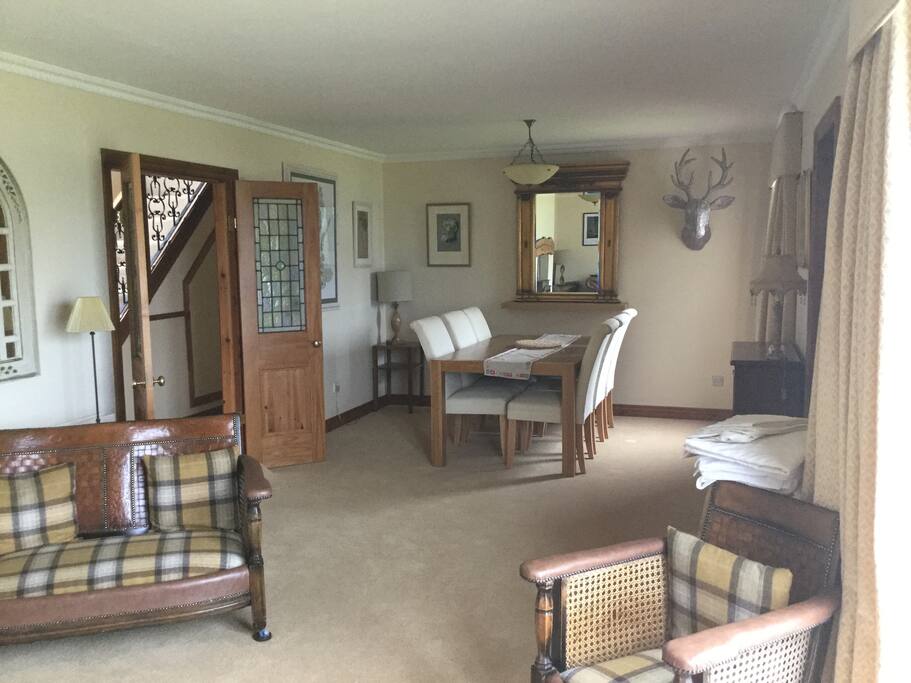 Guest lounge and breakfast area