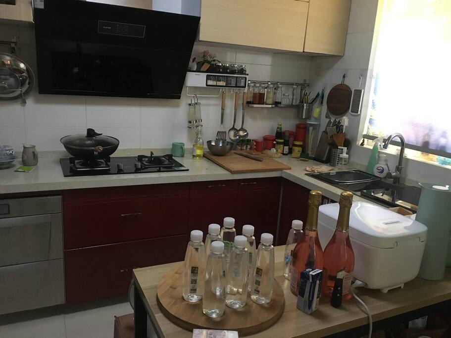 我们不用发愁会不会吃不惯,吃完地方菜,可以自己露一手