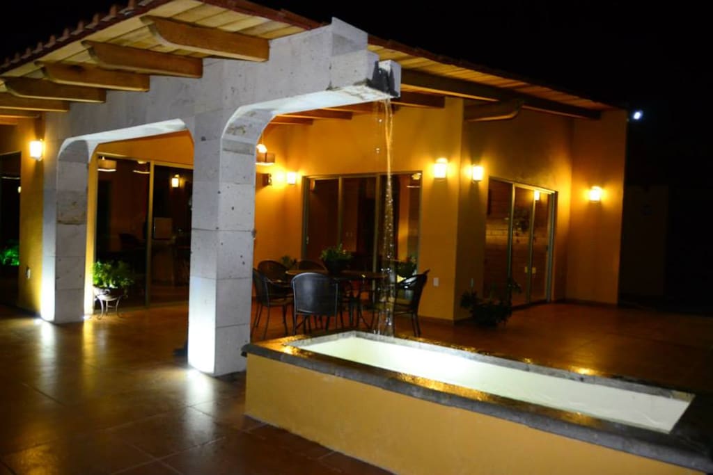La noche cómplice de tu estancia