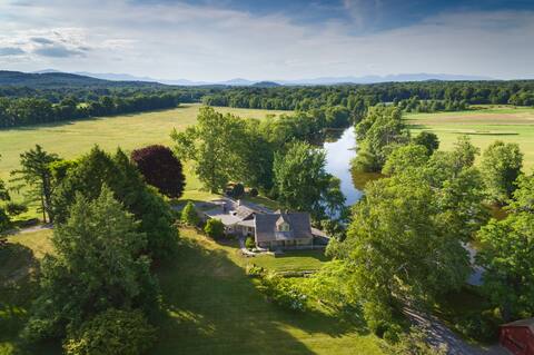 Farmhouse escape on 88 scenic acres