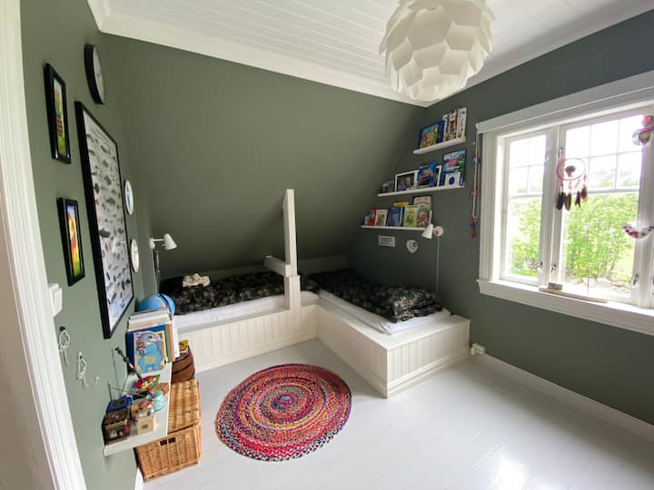 Dhomë për djem, dy krevate