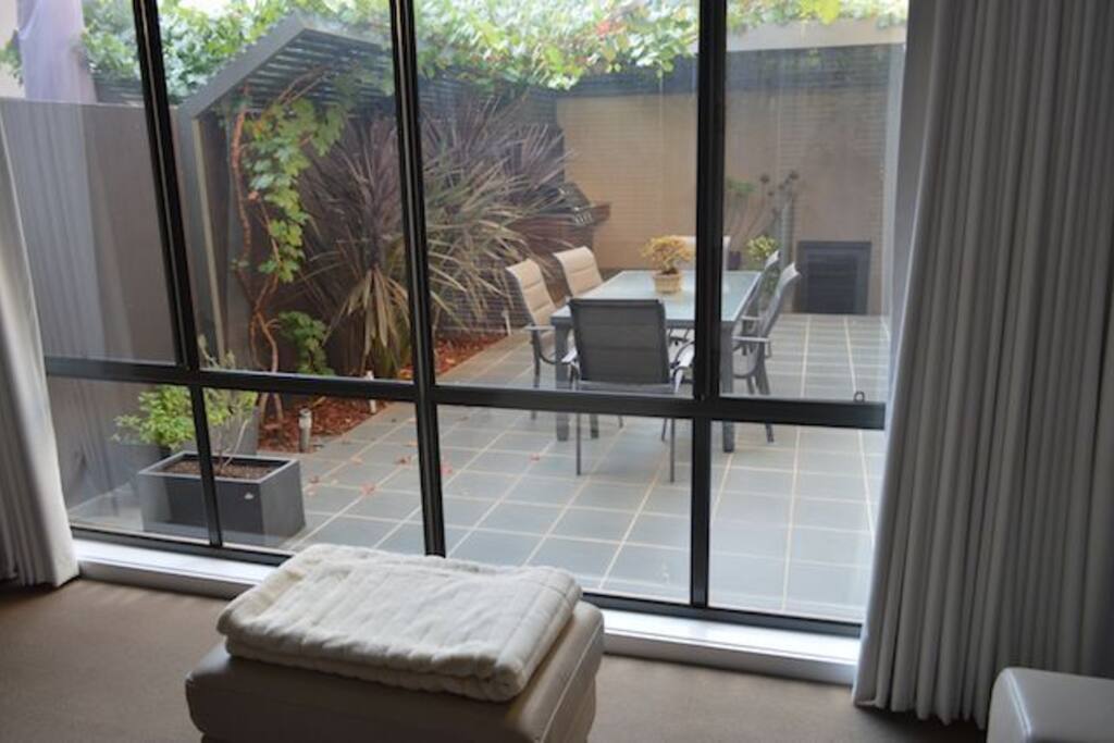 Great outdoor area with fully installed BBQ!