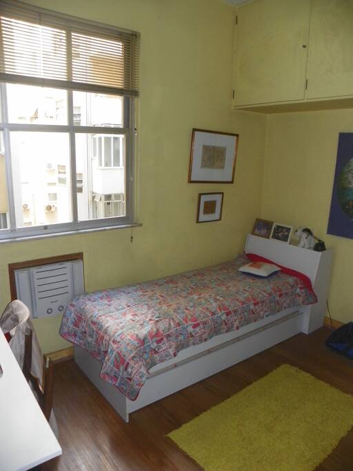 Quarto 2, com bicama
