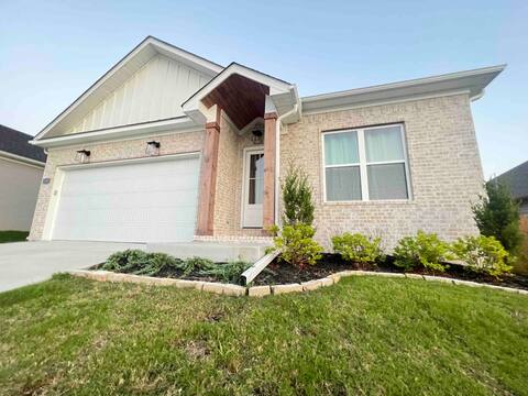 Brand new home in Bryant! 4 Bedrooms.4Beds.2 baths