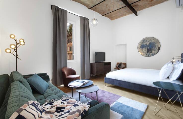 Elegant Apartment close to Colosseum gallery image 2