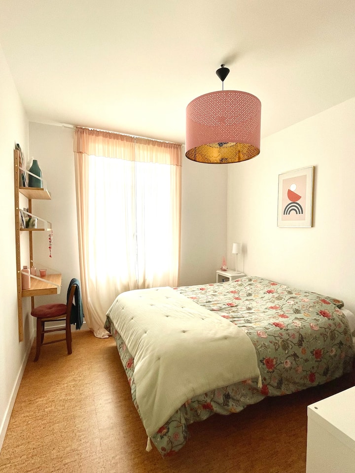 ห้องนอน 1 ทิศตะวันออก/สวน 