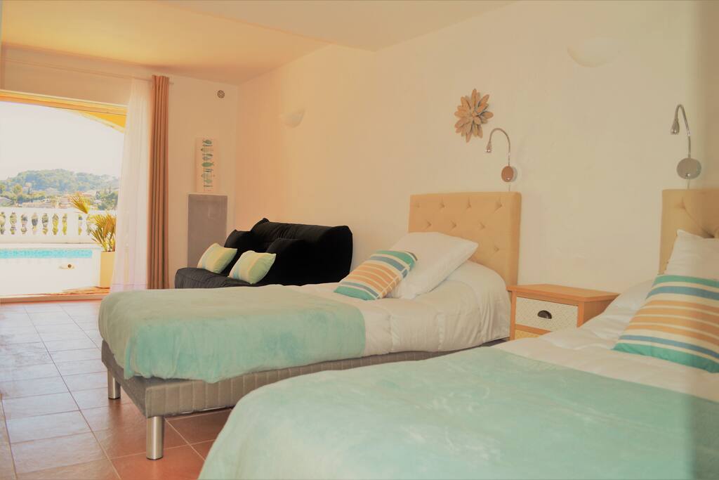 Chambre 2 lits & Canapé BZ