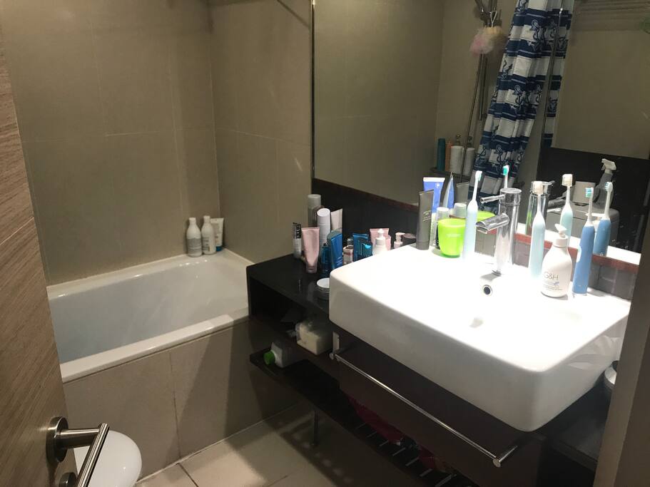 Very clean washing room with best Shampoo and Shower shampoo!
