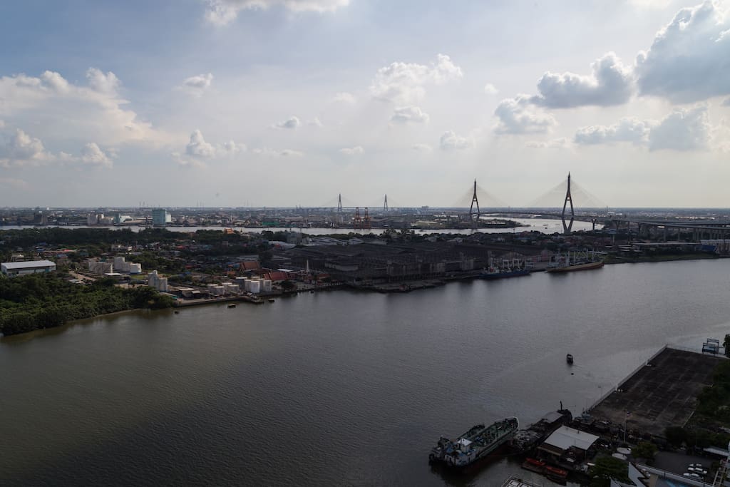 Chao pra ya river (view from balcony)