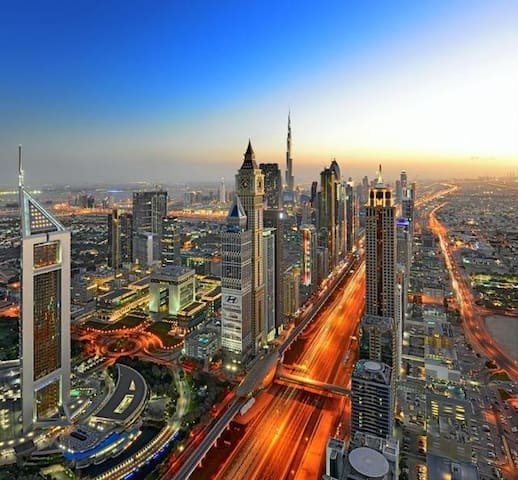 BEDSPACE on Sheikh Zayed Road next to metro statio