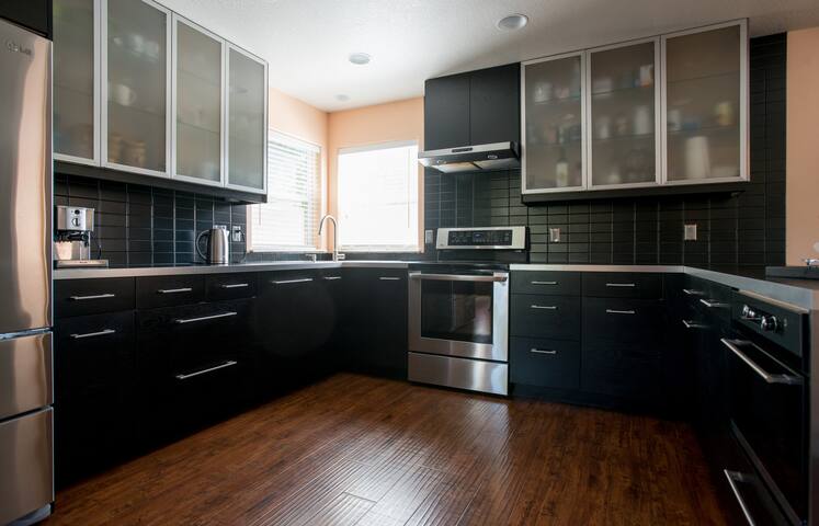 F138 gallery image 2